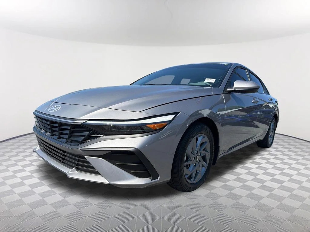 Used 2025 Silver Hyundai Blue image 1