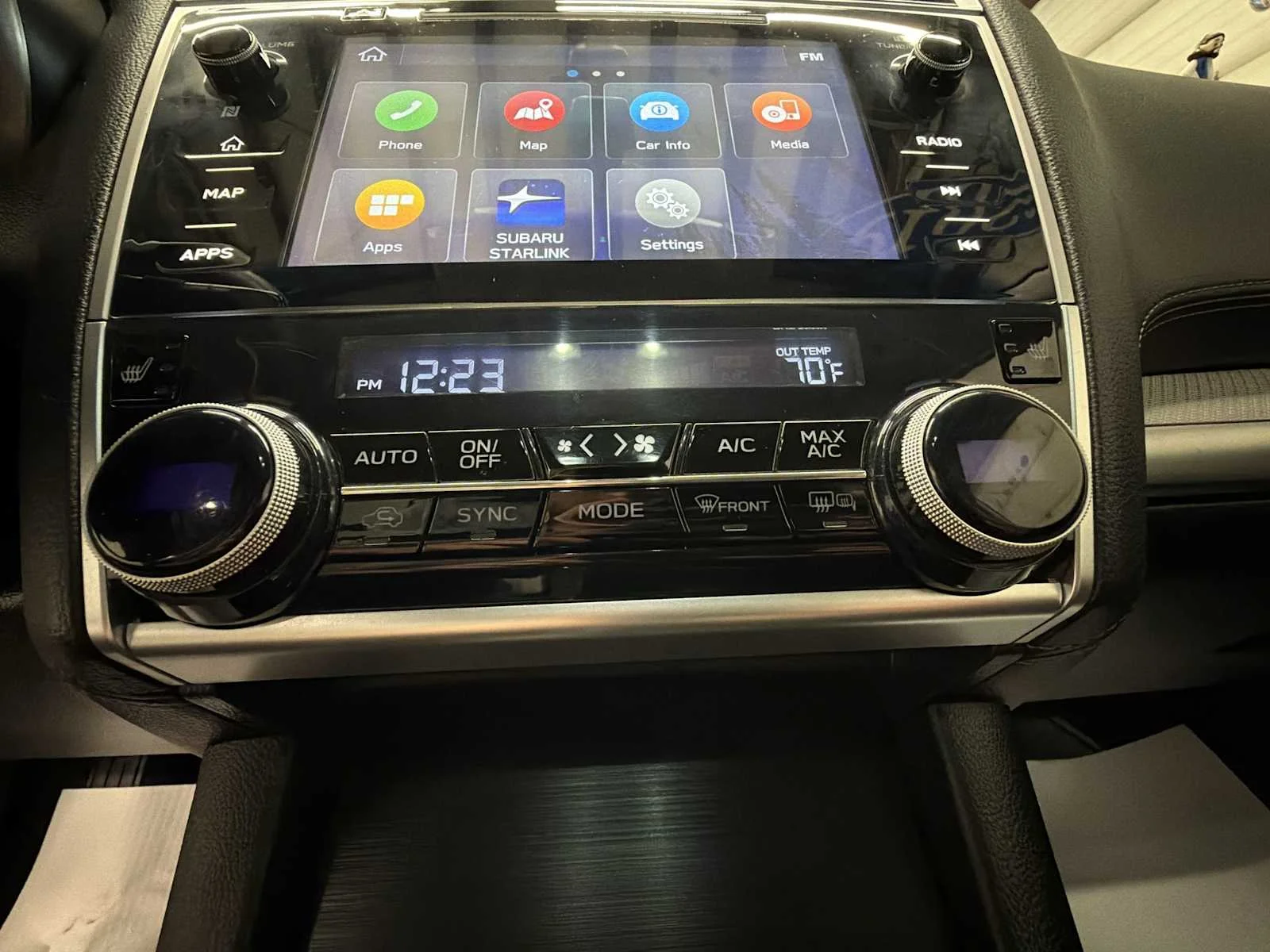 Used 2019 Crystal White Pearl Subaru Premium image 17