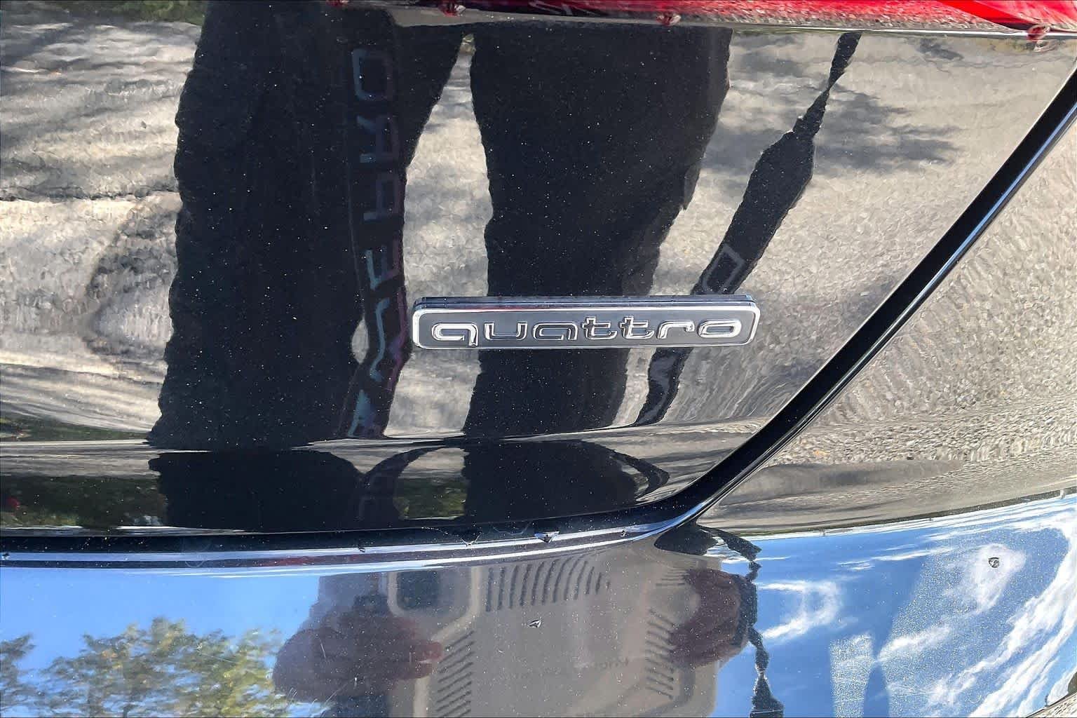 Used 2019 Mythos Black Metallic Audi Premium Plus image 9