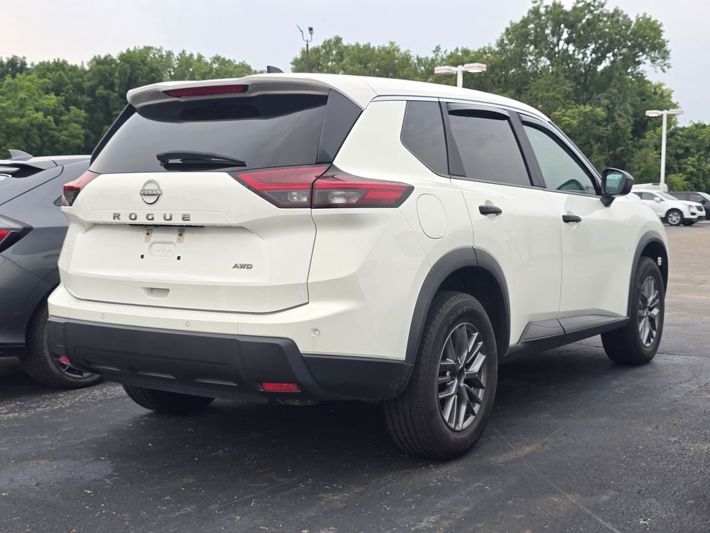 Used 2024 White Nissan S image 7