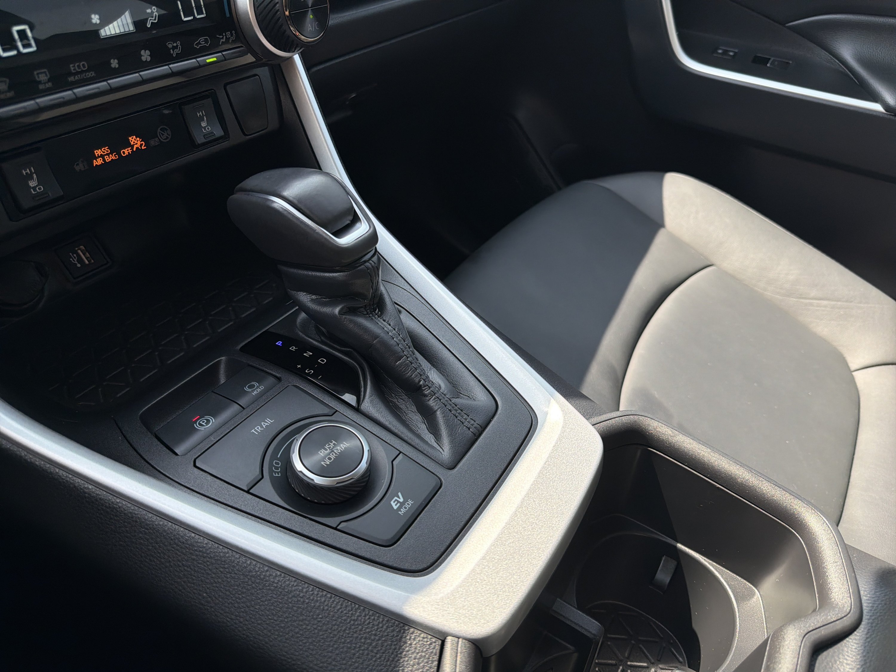 Certified Used 2025 Black Toyota Hybrid XLE Premium image 26