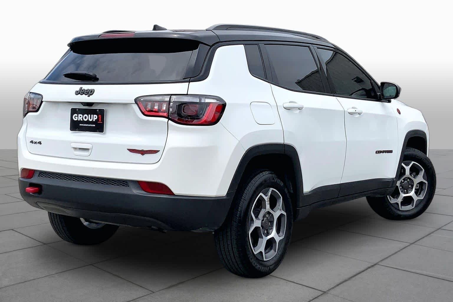 Used 2022 Bright White Clearcoat Jeep Trailhawk image 13