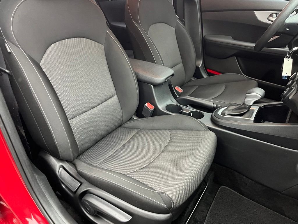 Used 2023 Currant Red Kia LXS image 39