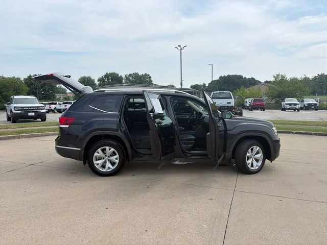 Used 2018  Volkswagen SEL image 41