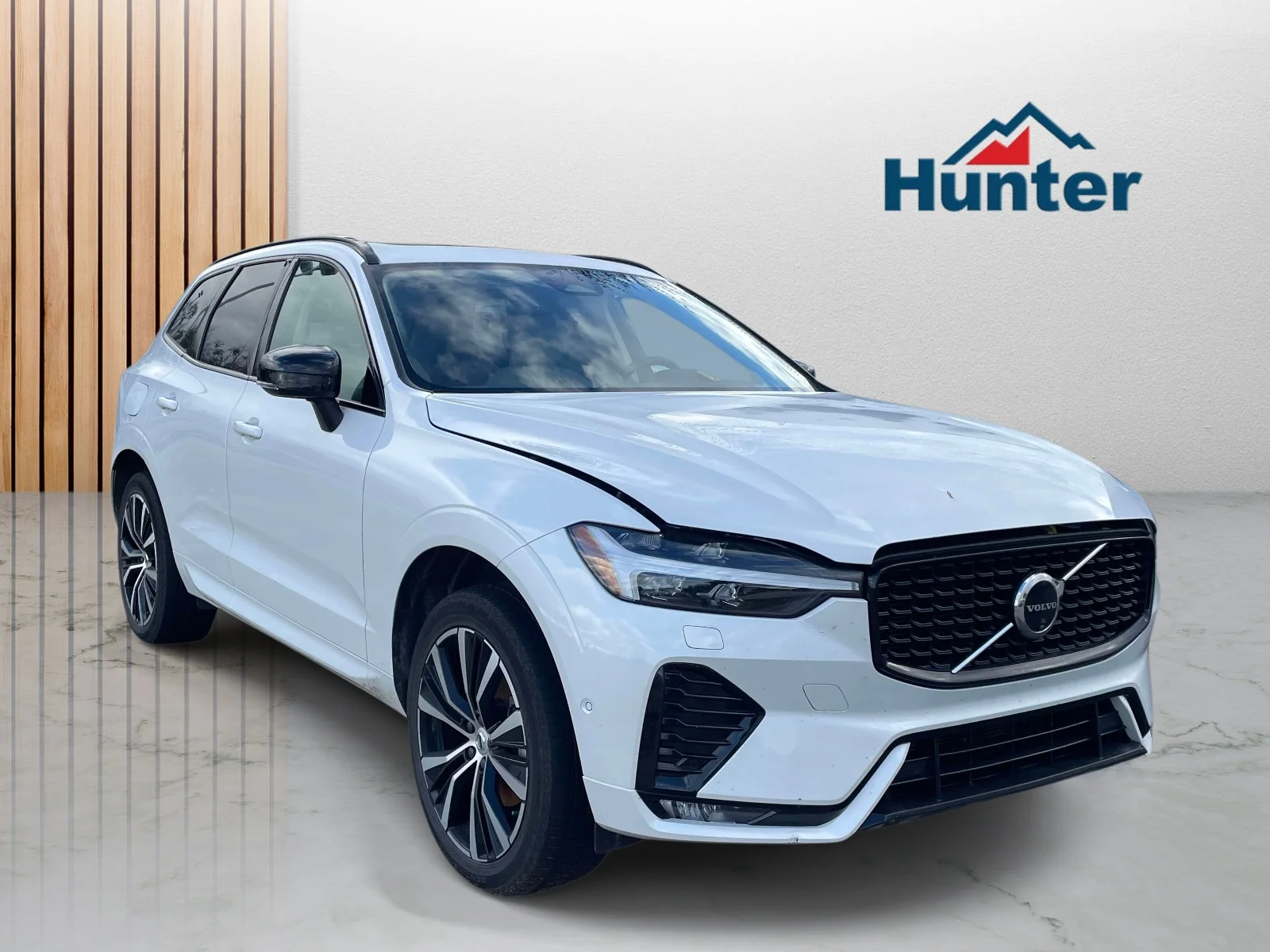 Used 2024 Crystal White Metallic Volvo Ultimate Dark Theme image 1