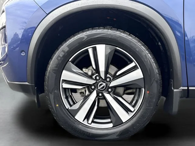 Used 2023 Blue Nissan SL image 24