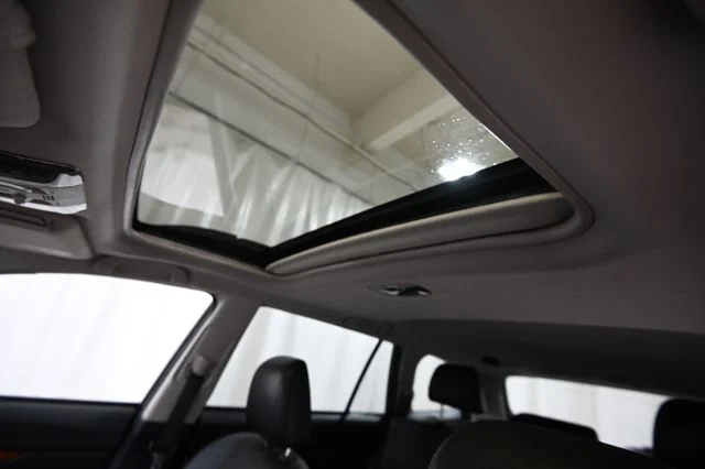 Used 2012 Silver Subaru 2.5i image 20
