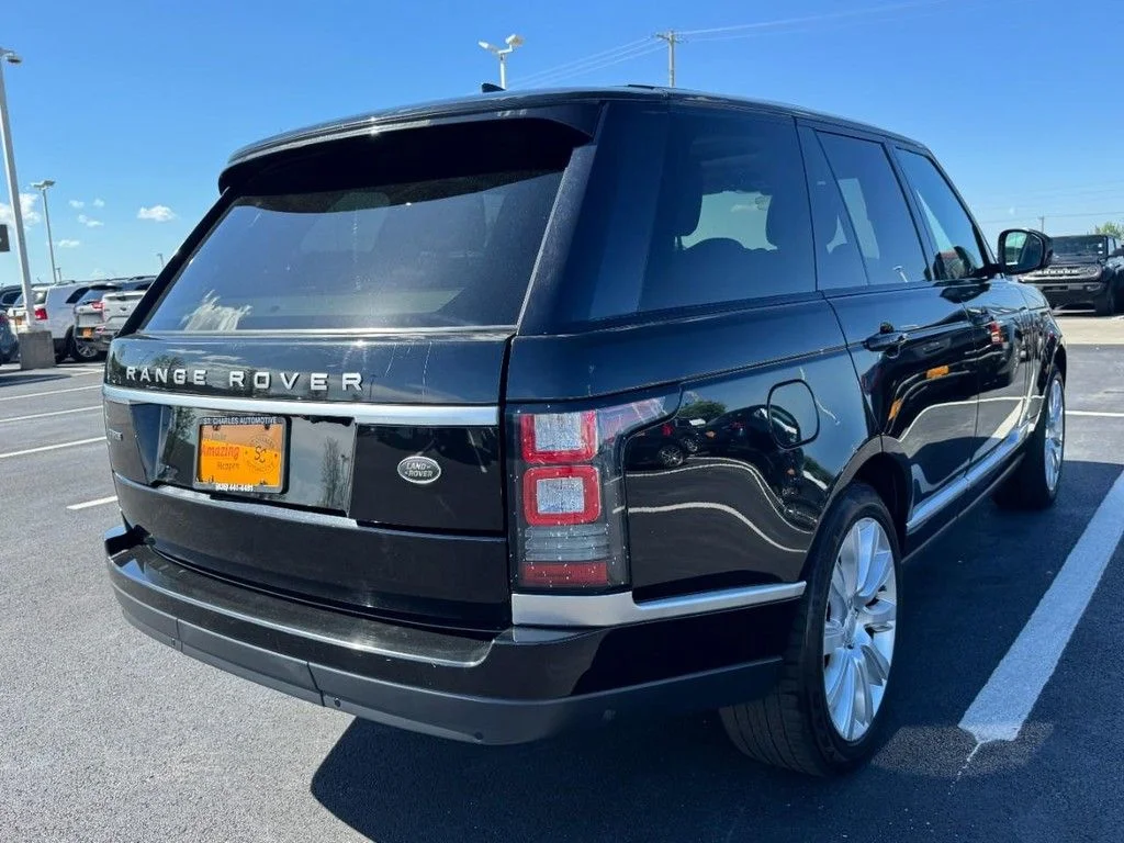 Used 2017 Santorini Black Land Rover HSE image 3