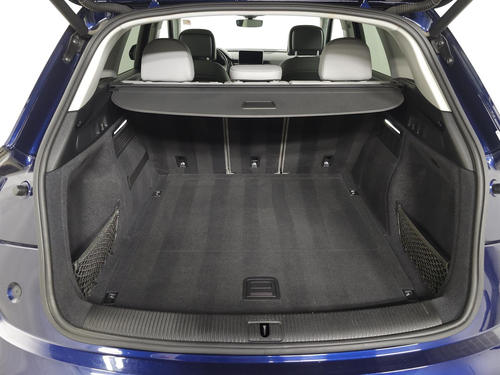 Used 2019 Blue Audi quattro Premium Plus 45 TFSI image 7