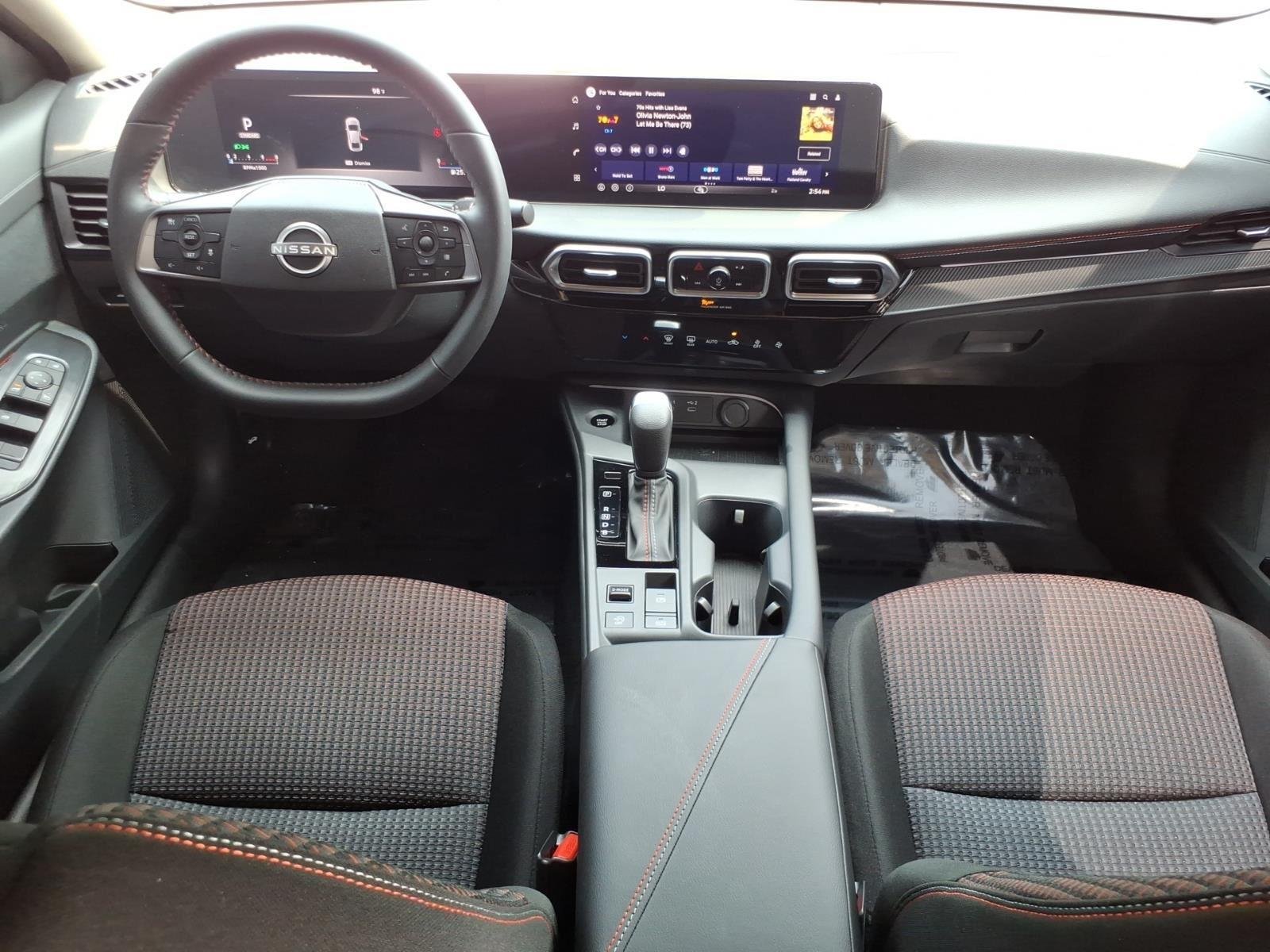 Used 2026 Aspen White Tricoat/Super Black Nissan SR image 28