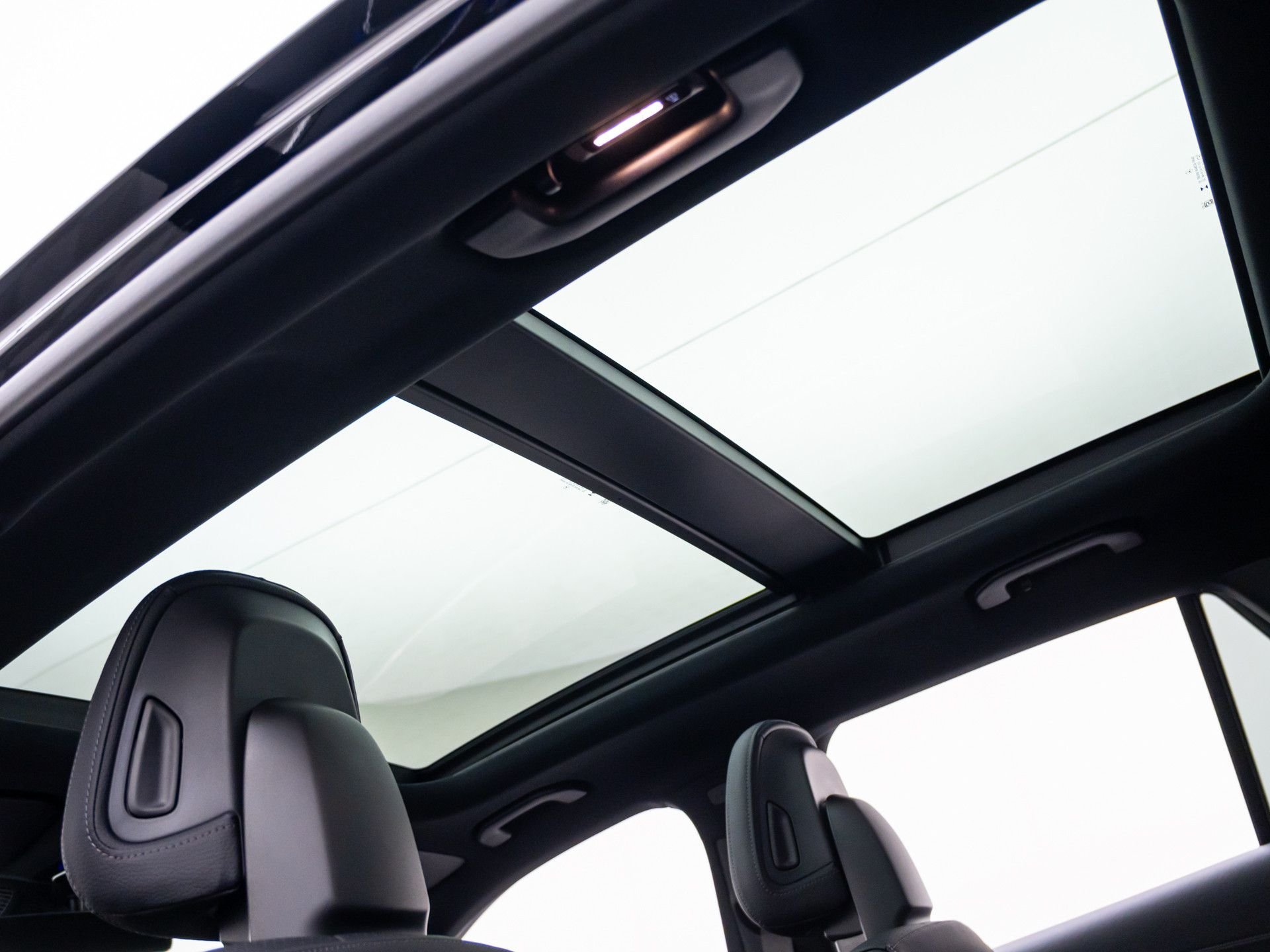 New 2026 Black Mercedes-Benz GLC 300 image 19