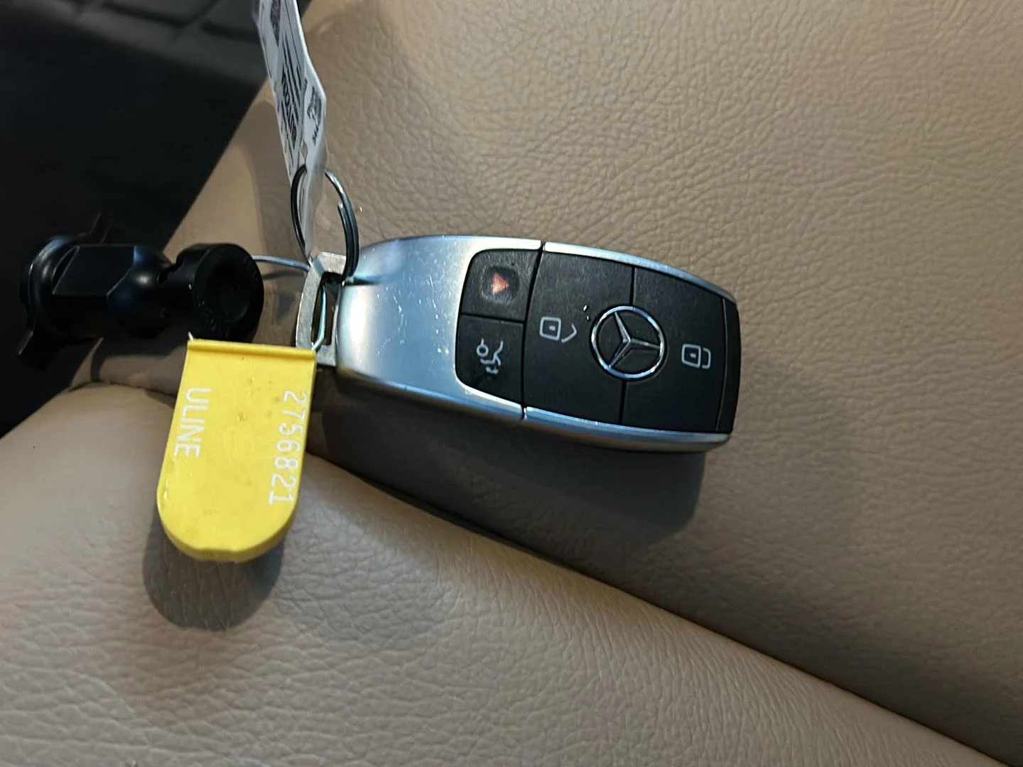 Used 2025 Silver Mercedes-Benz 4MATIC® image 24