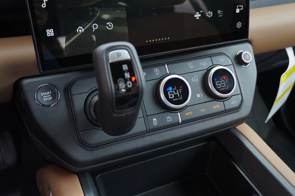 New 2026 Fuji White Land Rover S image 25