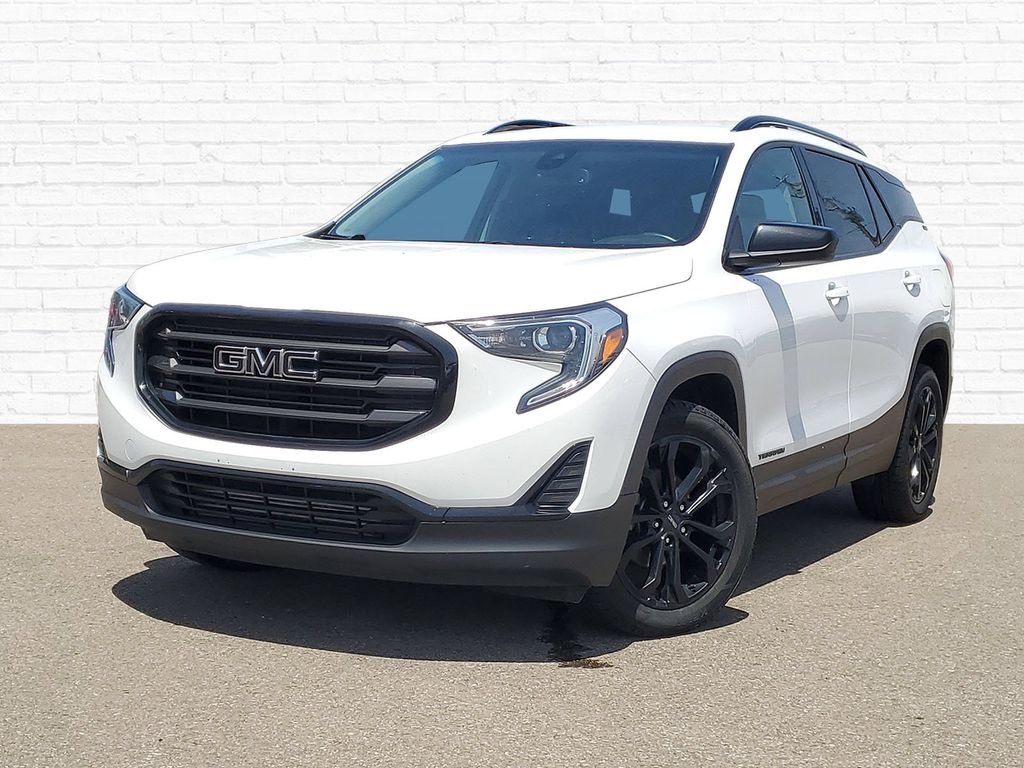 Used 2021 White GMC SLE image 1