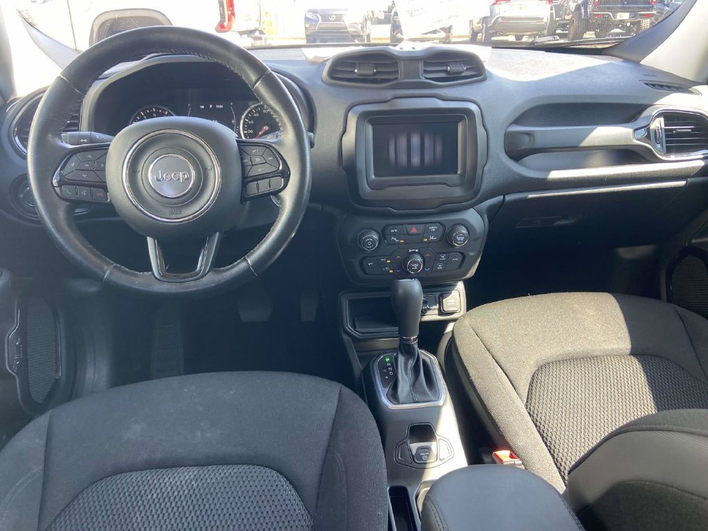 Used 2018 Gray Jeep Altitude image 11
