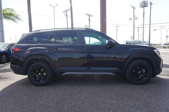 New 2026 Deep Black Pearl Volkswagen 2.0T Peak Edition image 4