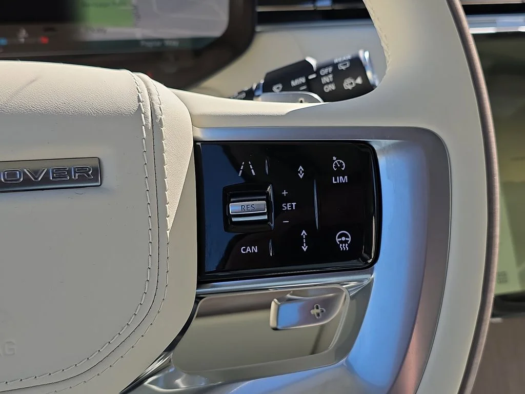New 2026 Varesine Blue LAND ROVER SE image 18