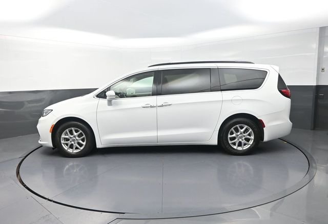 Used 2022 White Chrysler Touring L image 6