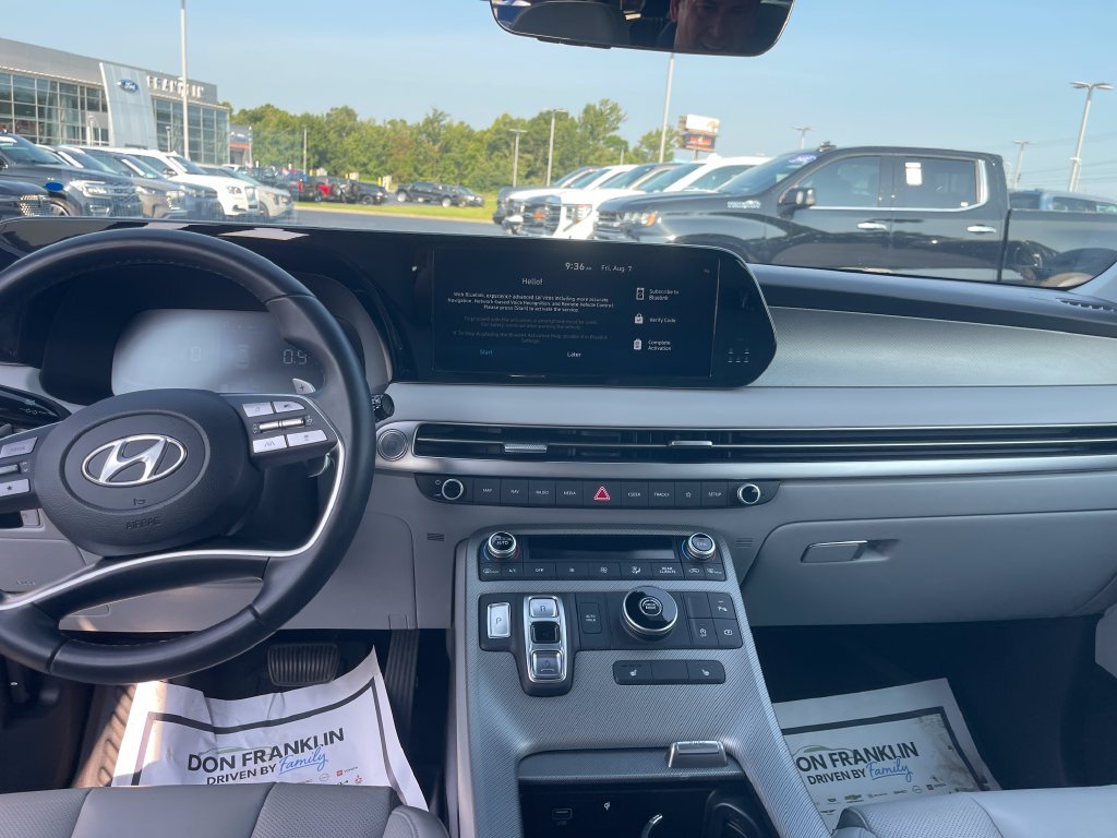 Used 2023 Black Hyundai SEL image 15