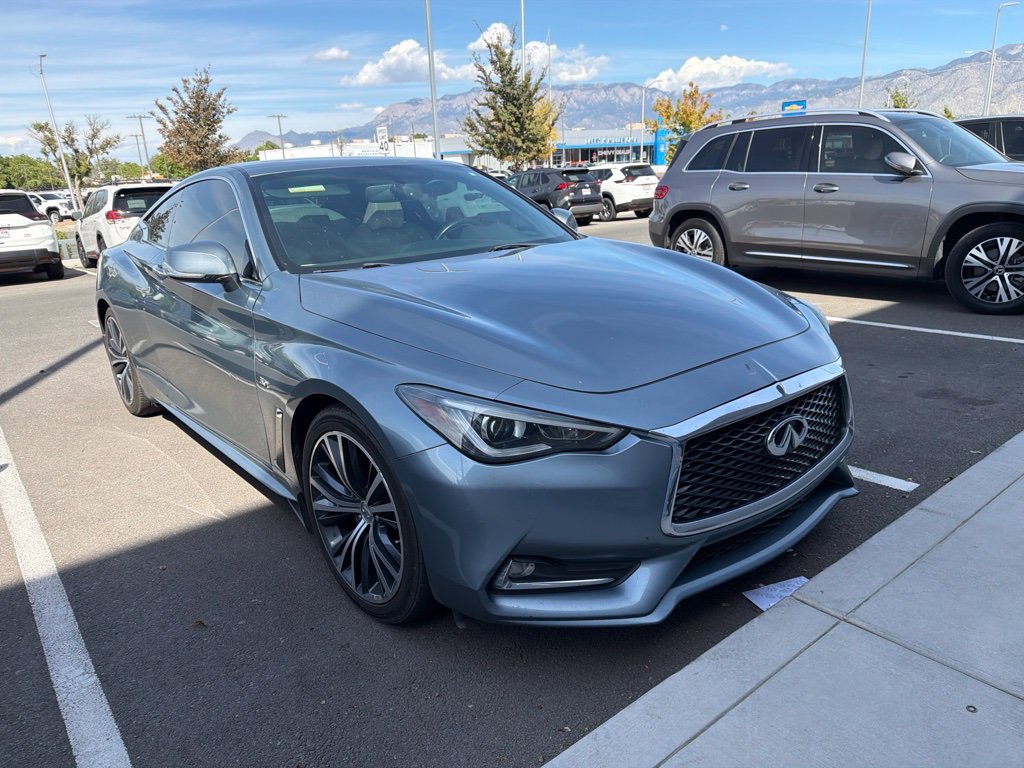 Used 2018 Blue INFINITI 3.0t LUXE image 2