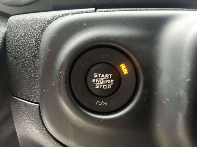 Used 2018 Silver Jeep Unlimited Sahara image 33