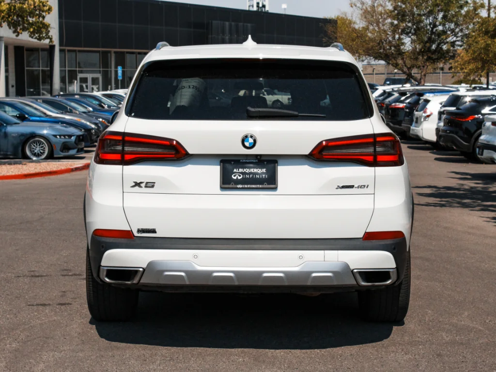 Used 2019 Alpine White BMW xDrive40i image 6