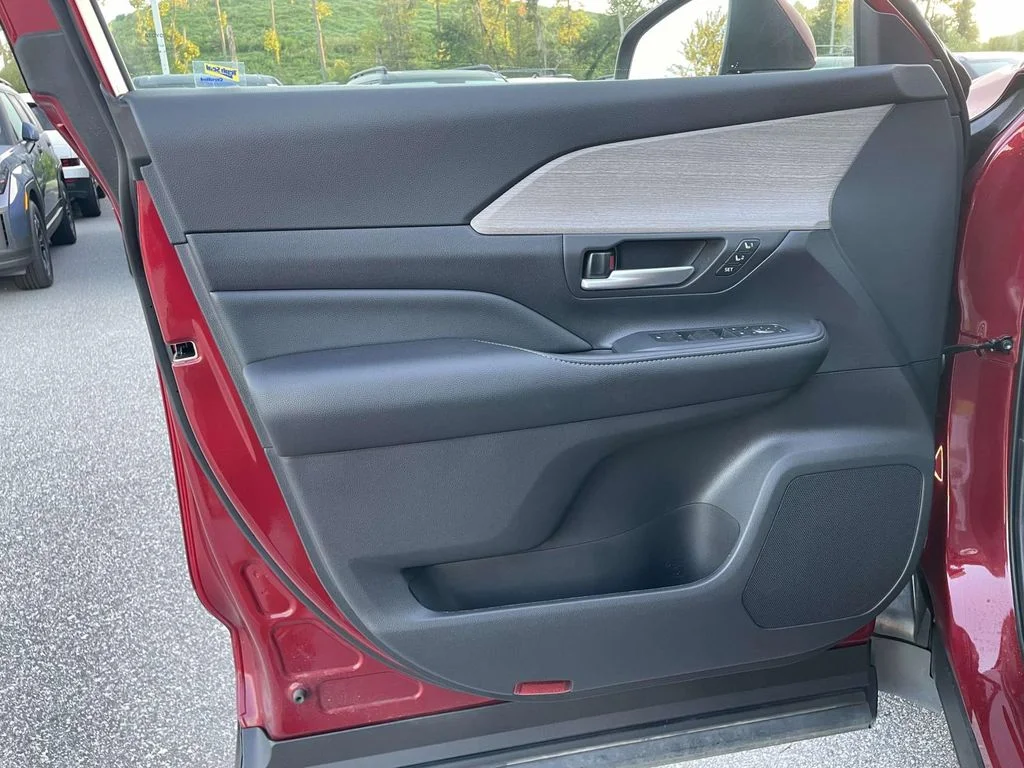 Used 2025 Ruby Flare Pearl Toyota Hybrid Limited image 5
