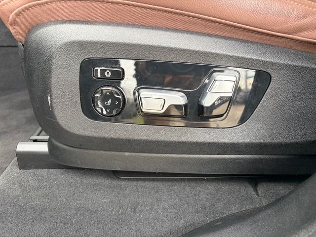 Used 2022 Brown Metallic BMW xDrive40i image 4