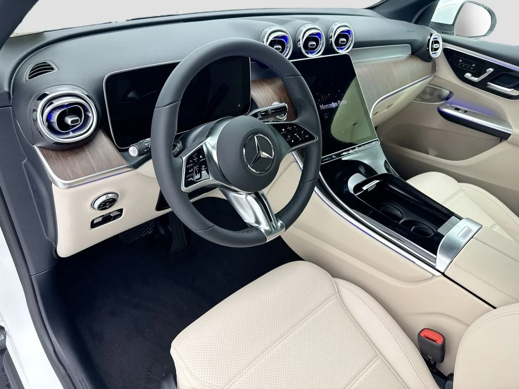 New 2026 White Mercedes-Benz GLC 300 image 9