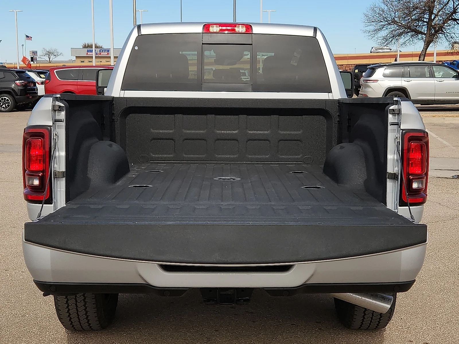 New 2026 Silver-Zynith  Paint Ram BLACK EXPRESS CREW CAB 4X2 6
