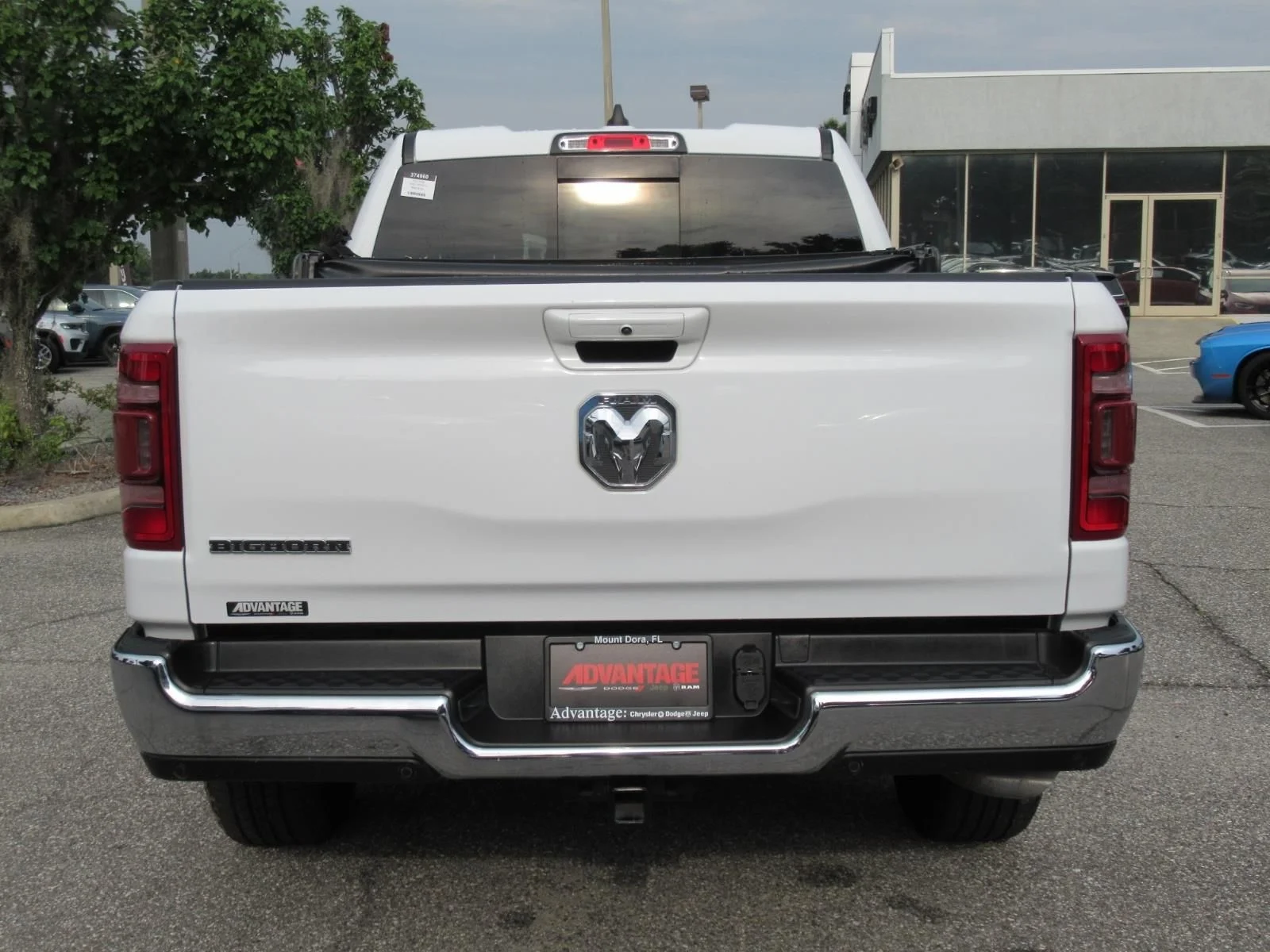 Used 2022 White Ram Big Horn/Lone Star image 6