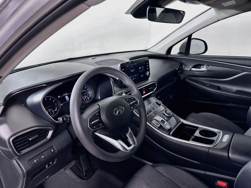 Used 2023 Silver Hyundai SE image 9