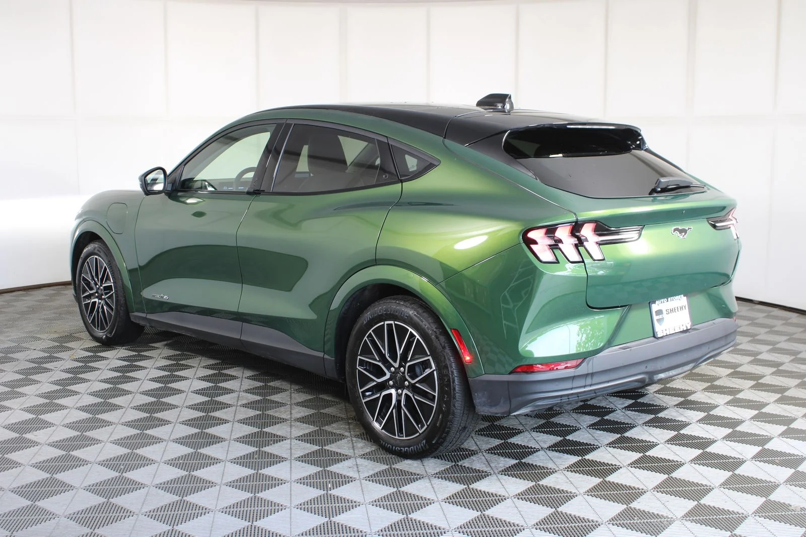 Used 2025 Green Ford Premium image 4