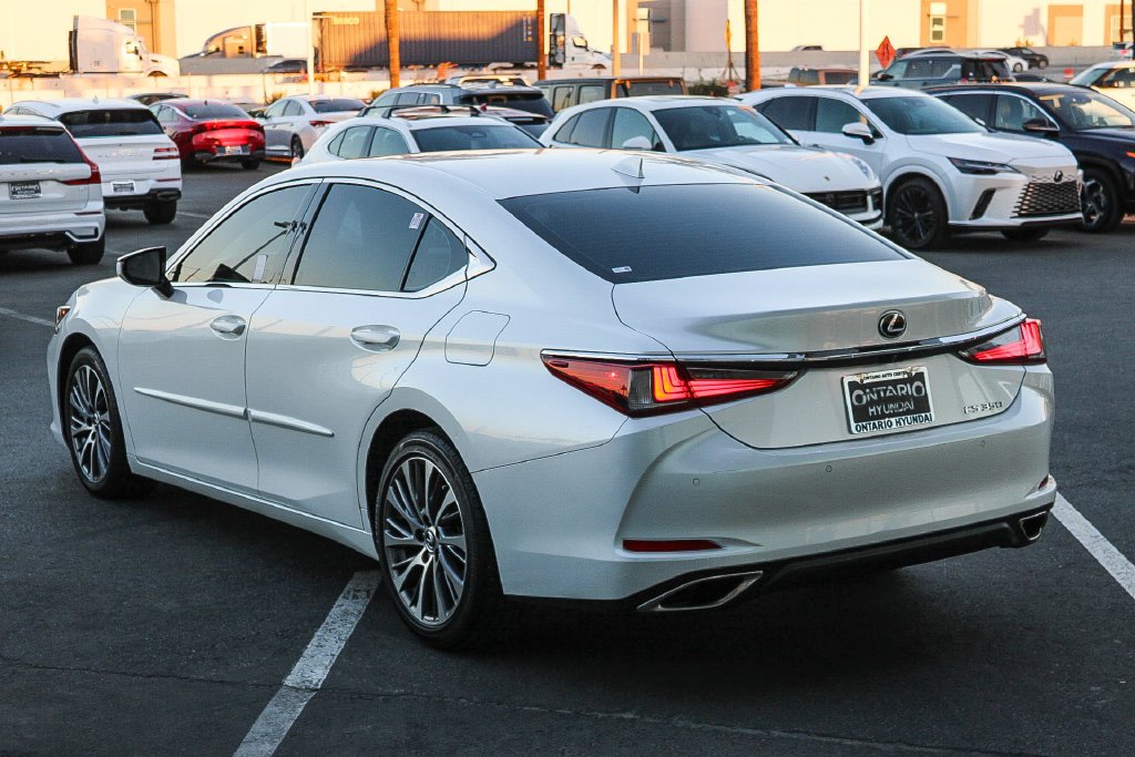 2019 Lexus ES 350 - Photo 6