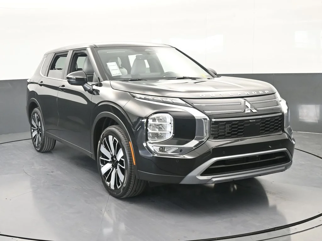New 2026 Black Diamond Mitsubishi SE image 9