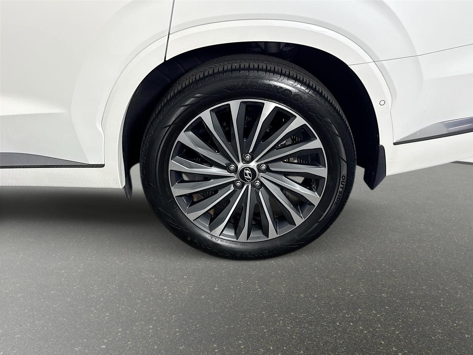 Used 2025 Hyper White Hyundai Calligraphy image 34