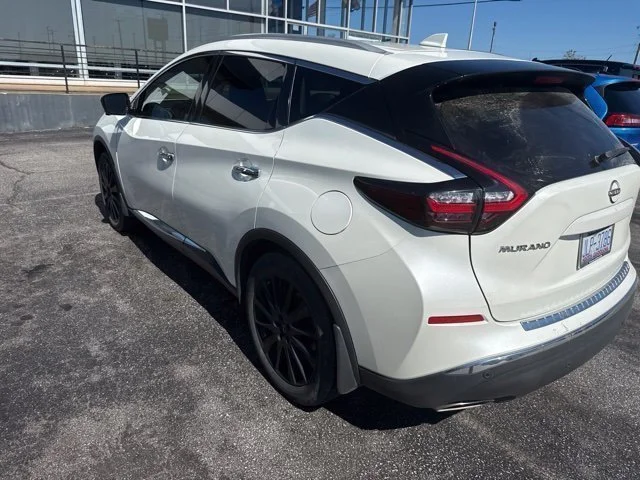 Used 2023 White Nissan Platinum image 6