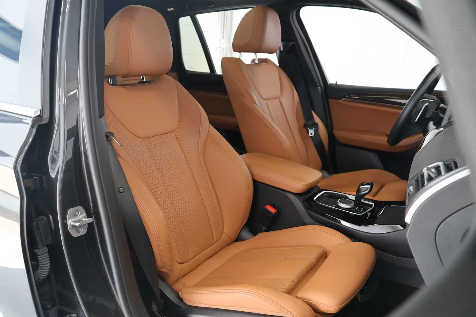 Certified Used 2024 Dark Graphite Metallic BMW sDrive30i image 15