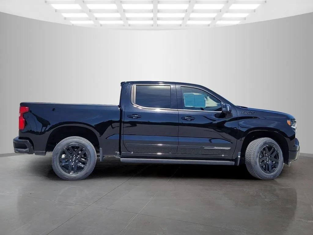 Used 2024 Black Chevrolet High Country image 3