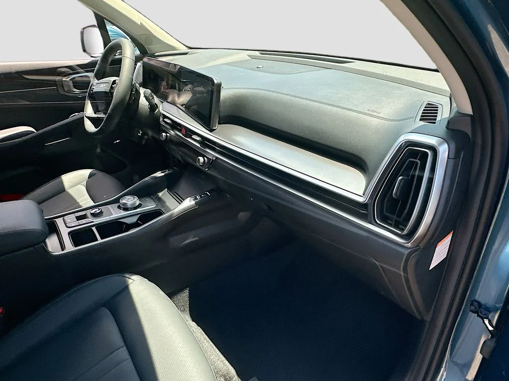 New 2026 Mineral Blue Kia EX image 31