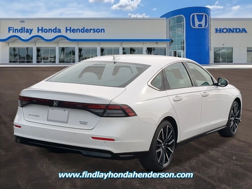 New 2026 Platinum White Pearl Honda Touring image 5