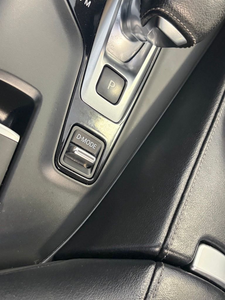 Used 2020 Black Obsidian INFINITI LUXE image 29