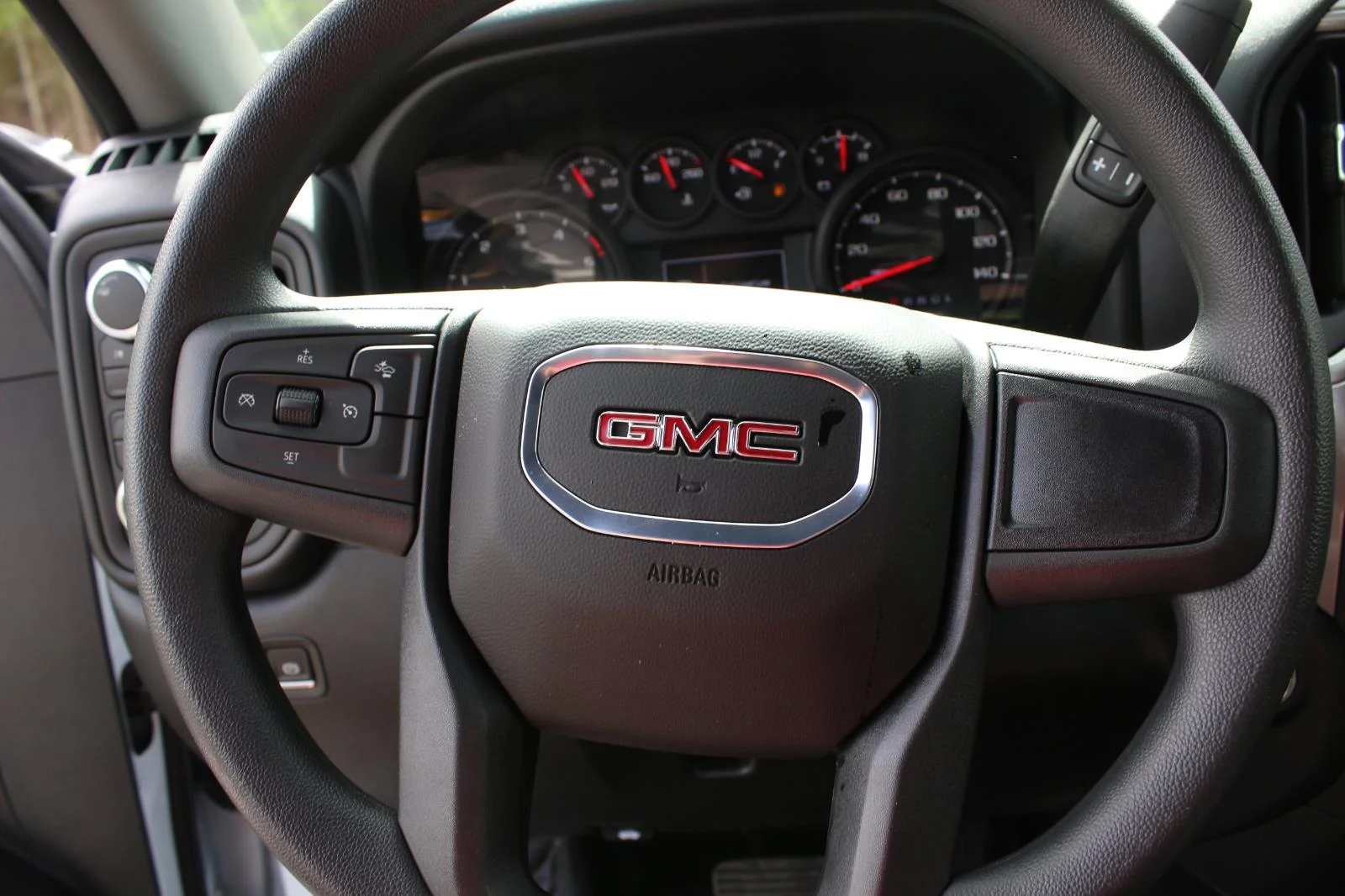 New 2026 Summit White GMC Pro image 18