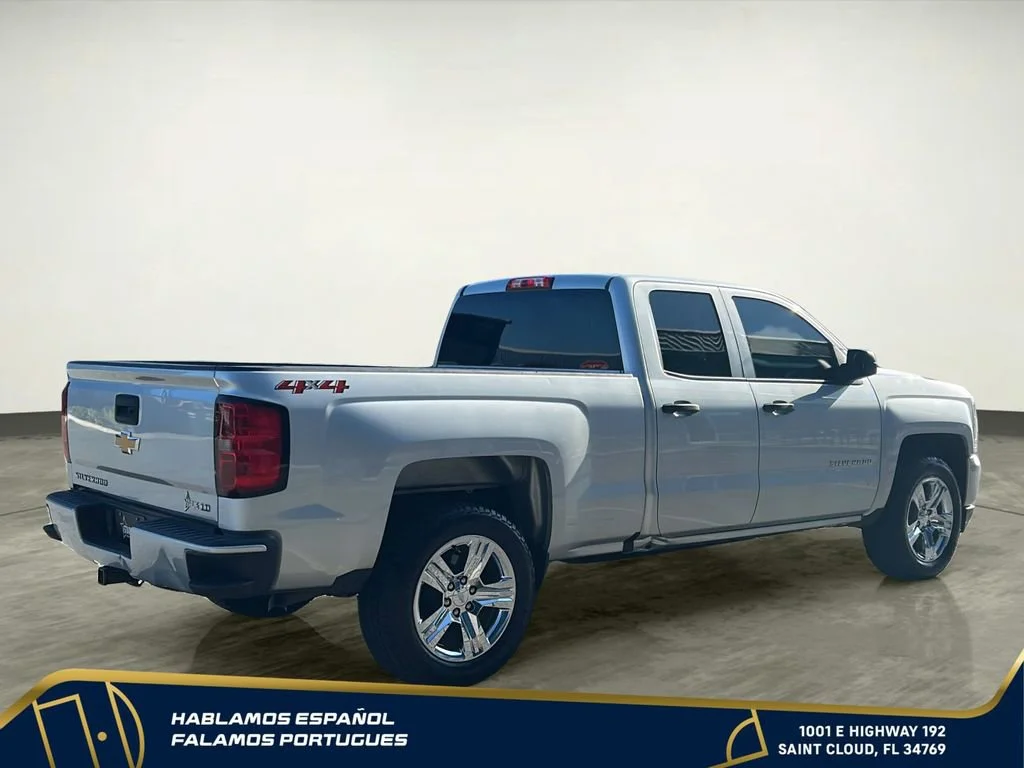 Used 2019 SILVER ICE METALLIC Chevrolet Custom image 7