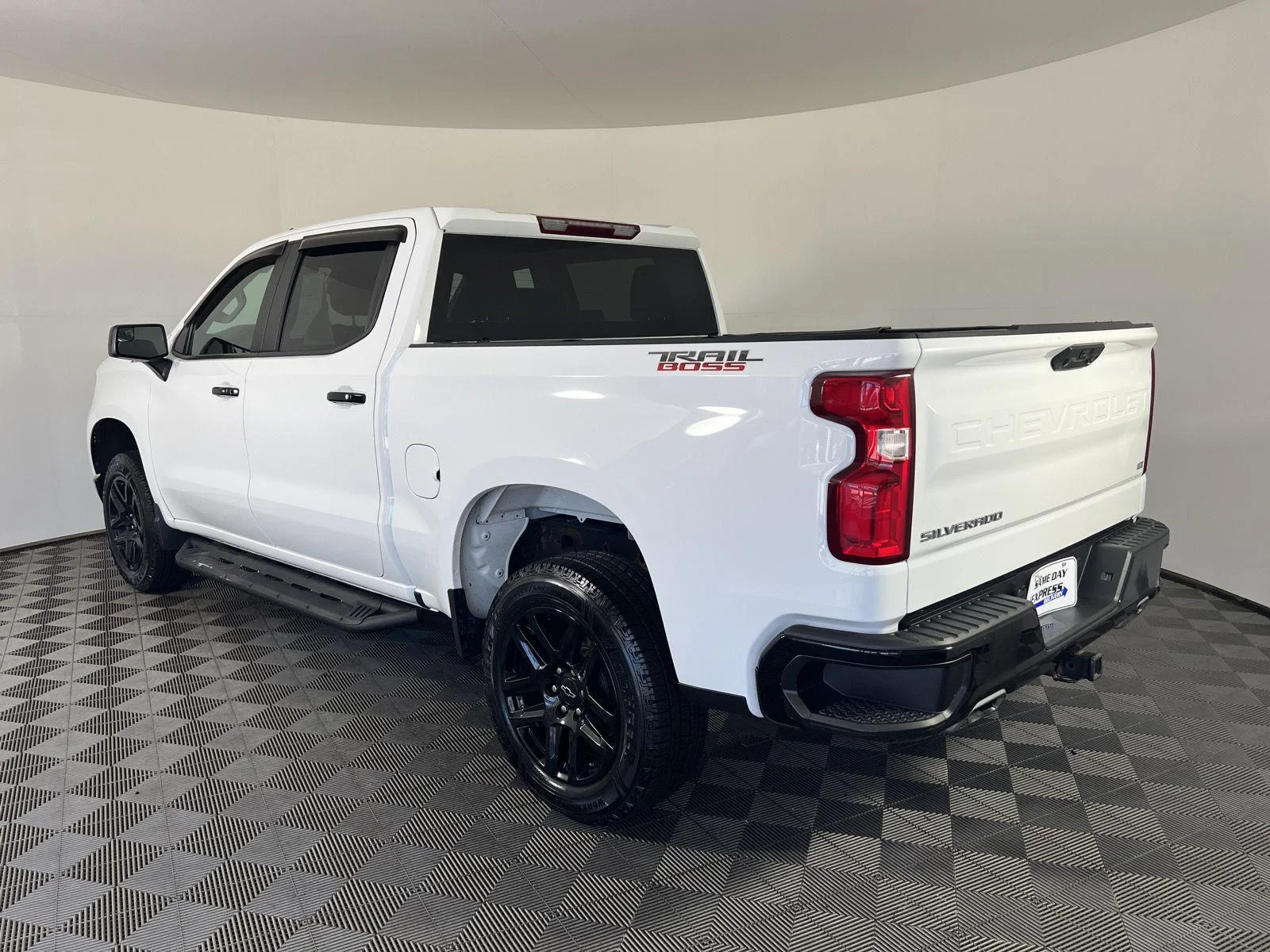 Used 2022 SUMMIT WHITE Chevrolet LT Trail Boss image 26