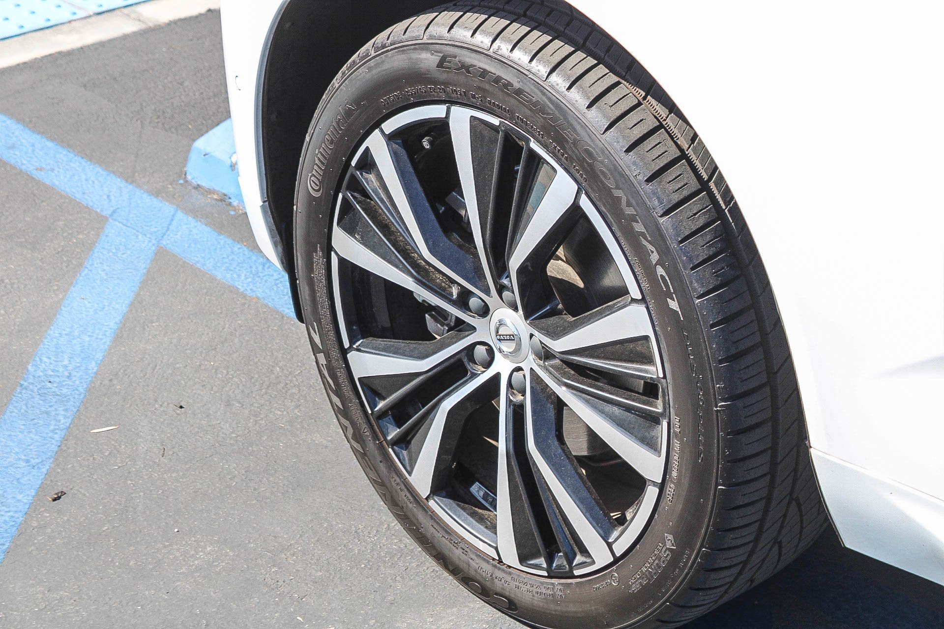 2023 Volvo XC60 Plus - Photo 12