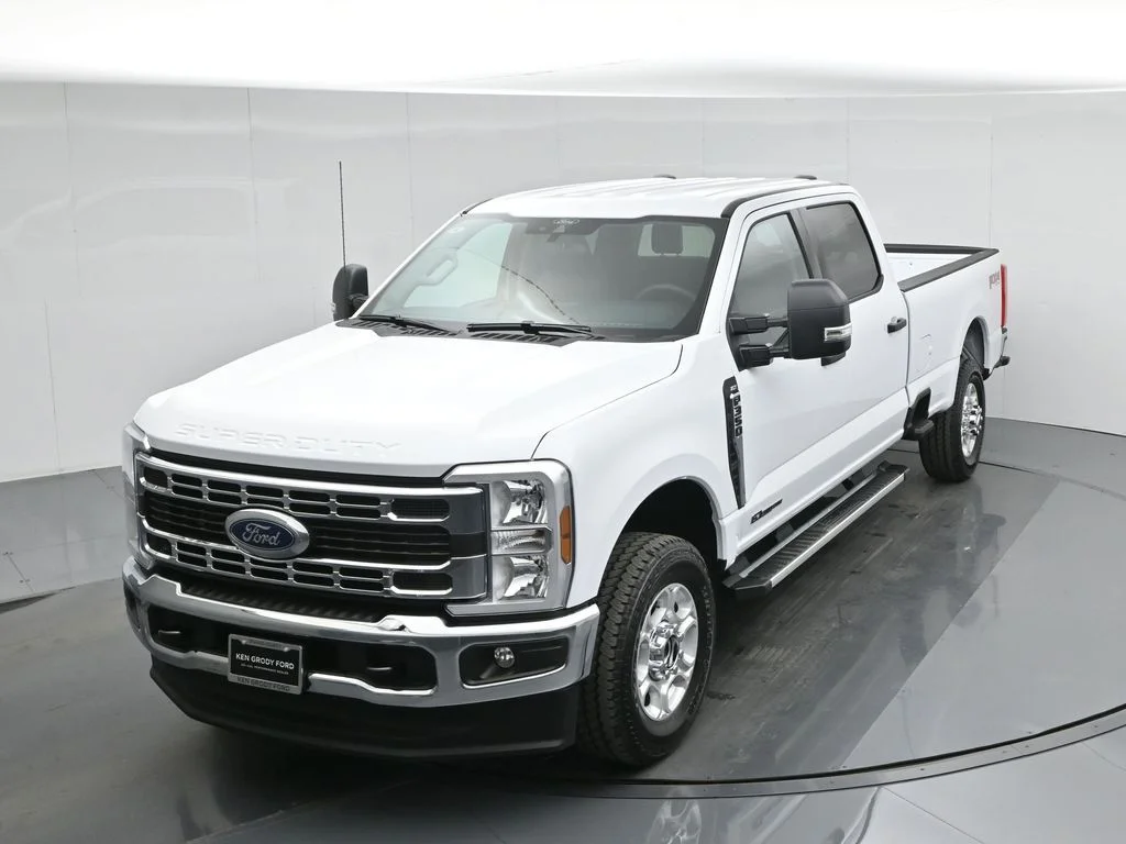 New 2026 Oxford White Ford XLT image 40
