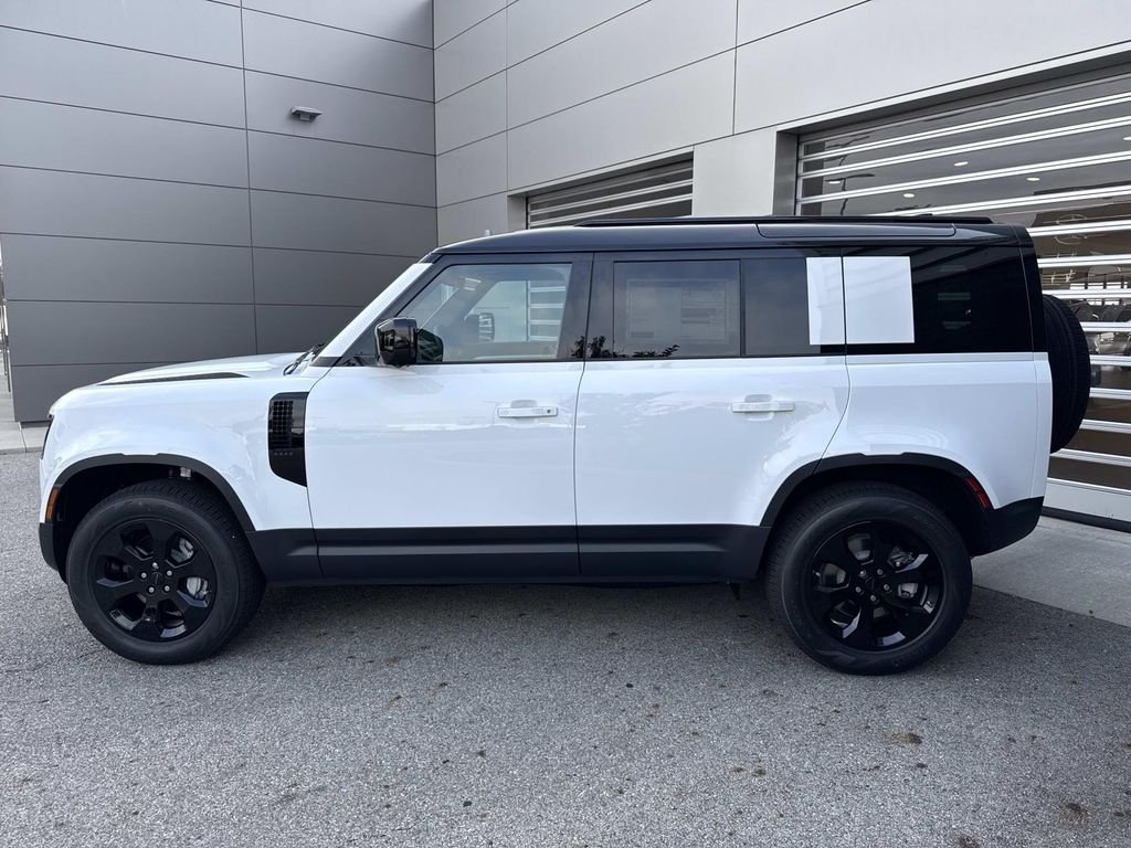 New 2026 Fuji White Land Rover S image 4