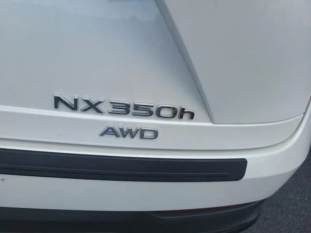 Certified Used 2024 White Pearl Lexus 350h Base image 9