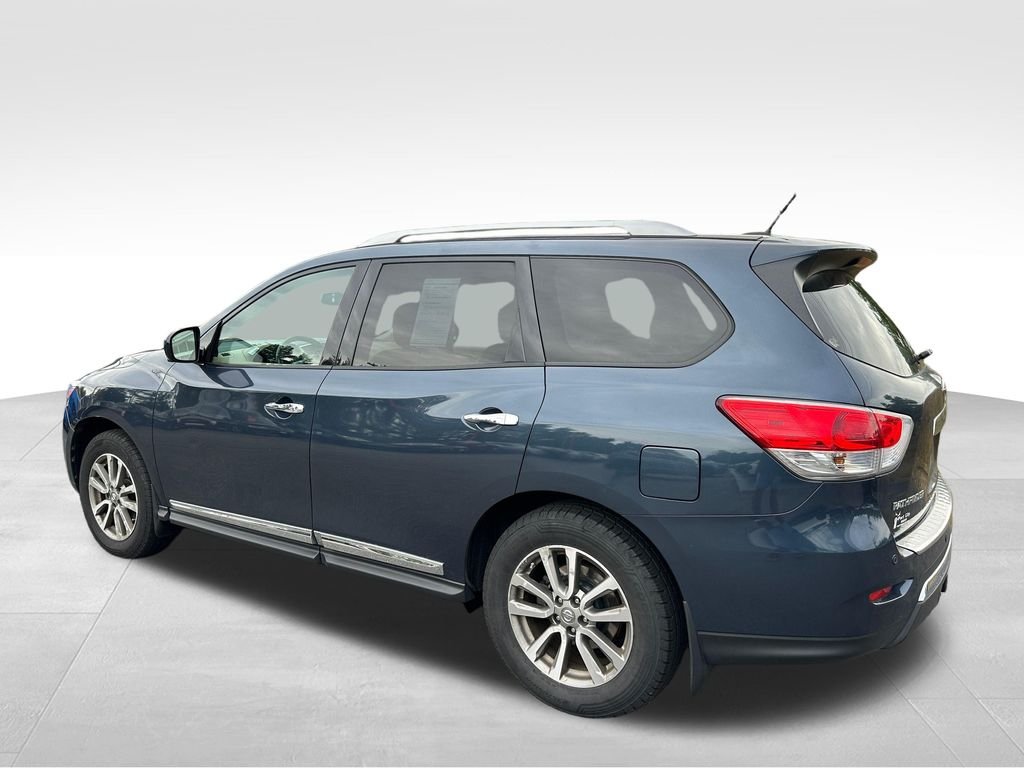 Used 2016 Blue Nissan SL image 8
